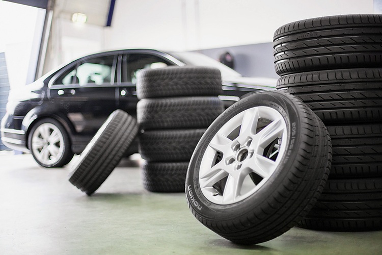 Selçuk Oto Lastik Değişimi