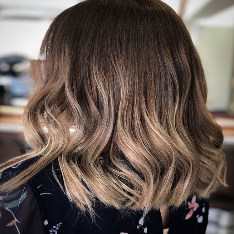 Gaziemir Sombre Saç Modelleri