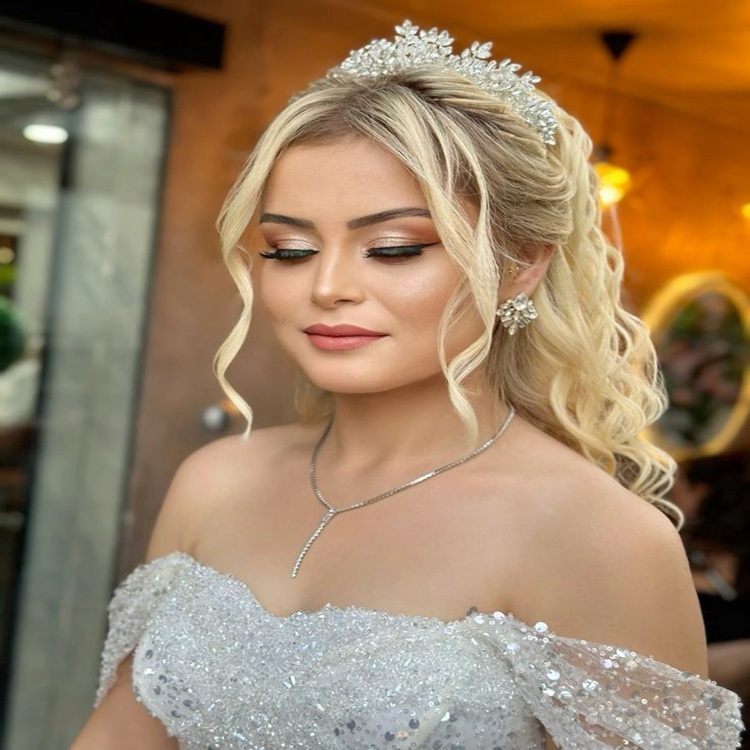 Gaziemir Gelin Saçı